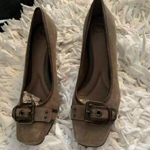 NWOB Nurture by Lamaze Tan Brown with Buckle Pumps Heels size 10